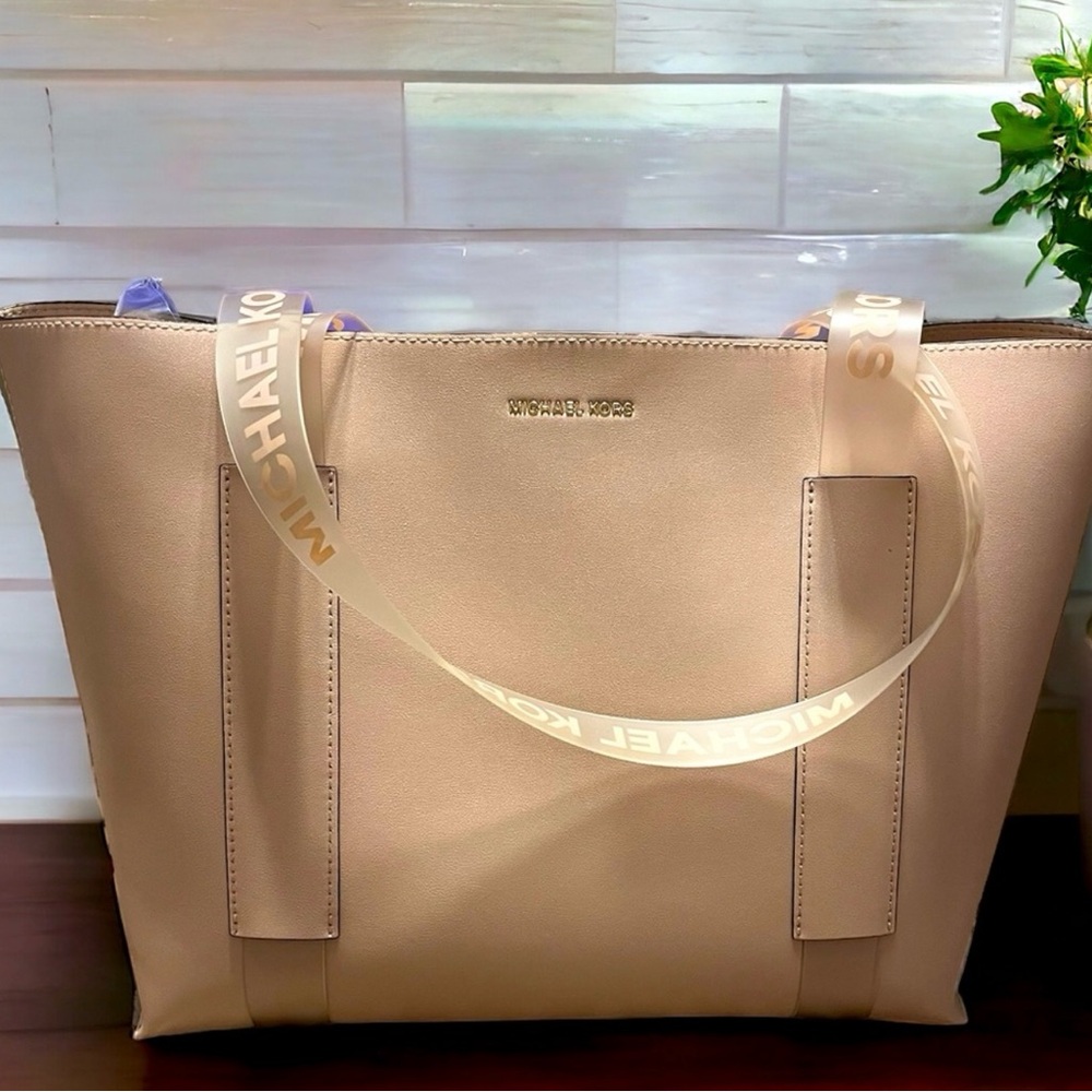 Michael Kors Blush Tote